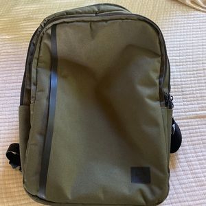 Herschel Travel Daypack Carry-On Luggage, Dark Olive